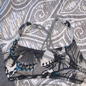 Well love LuluLemon sport bra (Size 4)